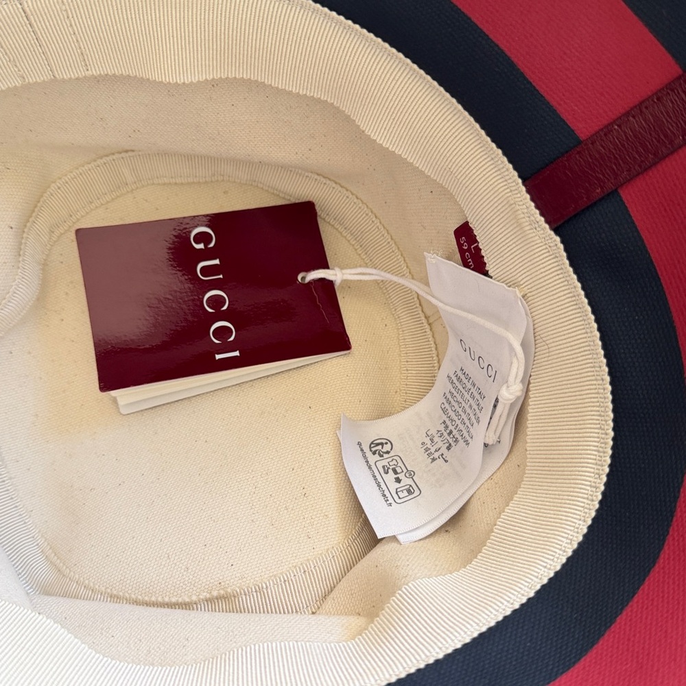 Gucci Red and White Striped Logo Bucket Hat - Picture 6 of 7